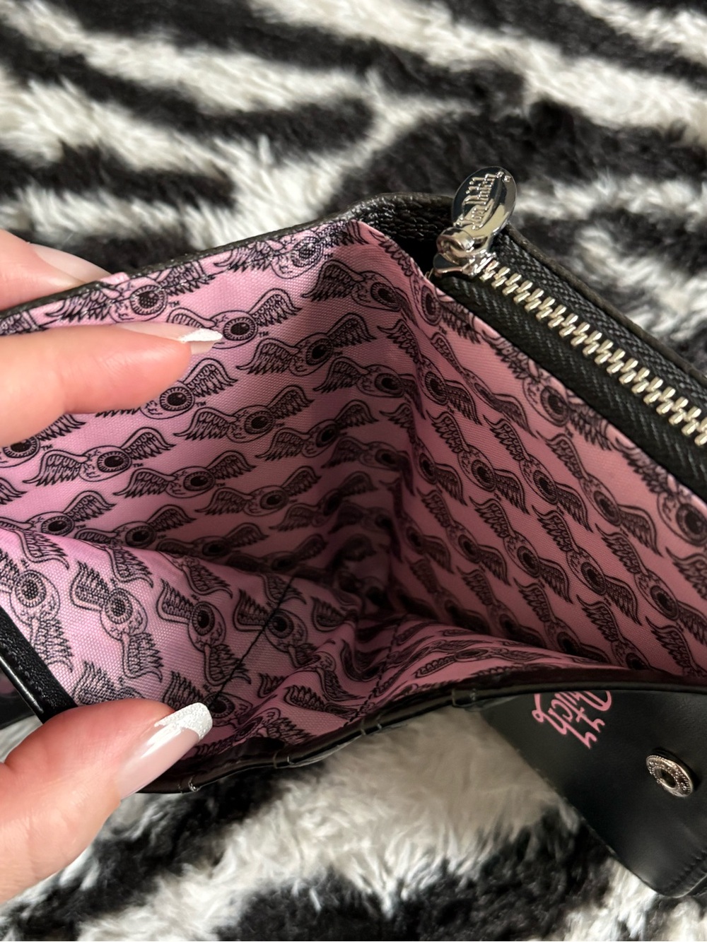 pink VonDutch wallet - Picture 6 of 7